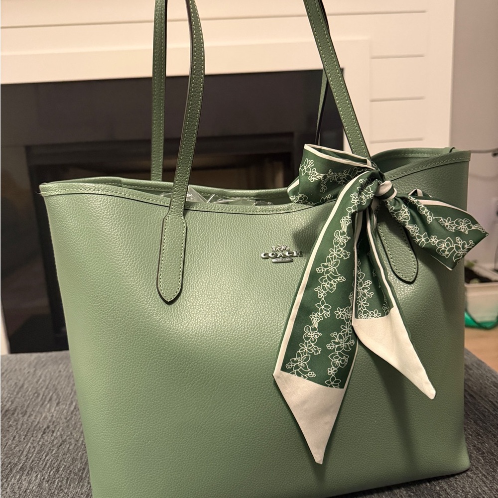 Coach Soft Green city Tote with Scarf